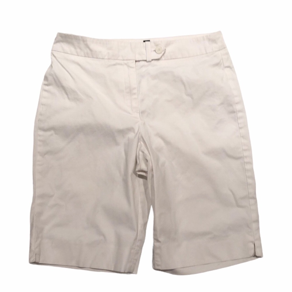 Jones New York White Shorts. Size 8. Versatile color that goes with everything